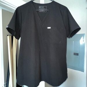 Figs Black Short Sleeve Tee and Jogger Scrub pants for Professionals
